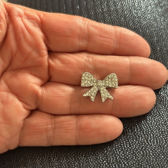 BOWKNOT Ear Cuff Huggie 18K Plated Silver Rhinestones No pierce Clip On Earring - Picture 13 of 16